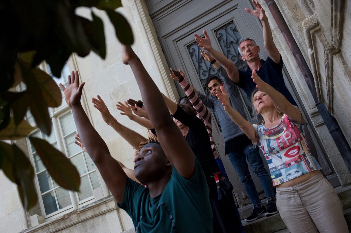 Atelier theatre corporel du periscope - Place du Chapitre - Kamaraksa